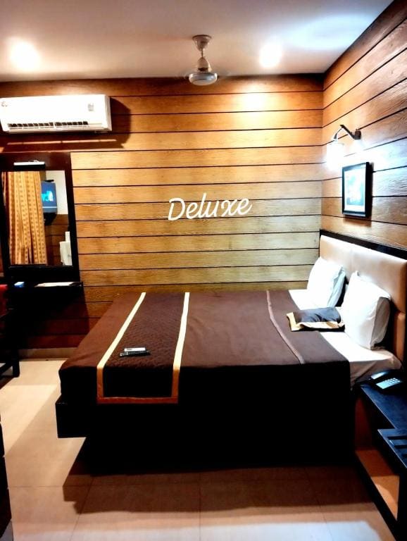 Deluxe Double Room room - Image 2