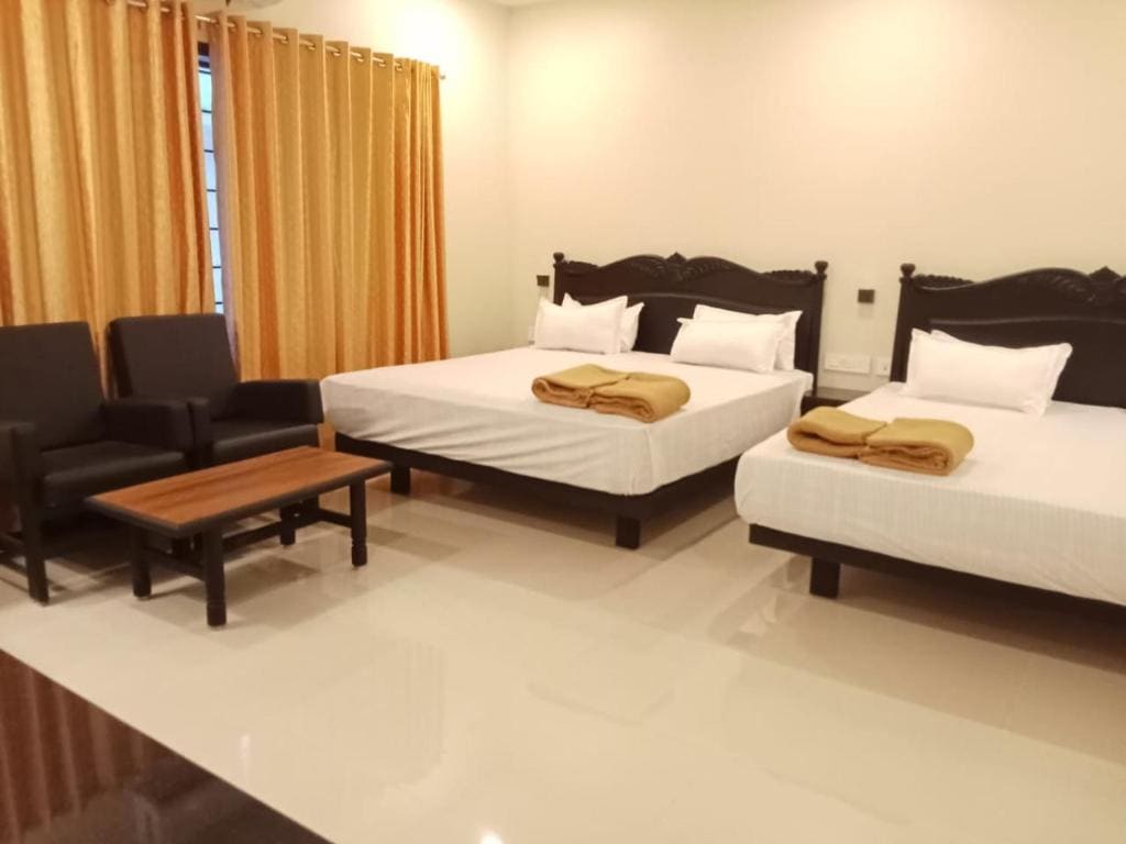 Standard Family Room room - Image 1
