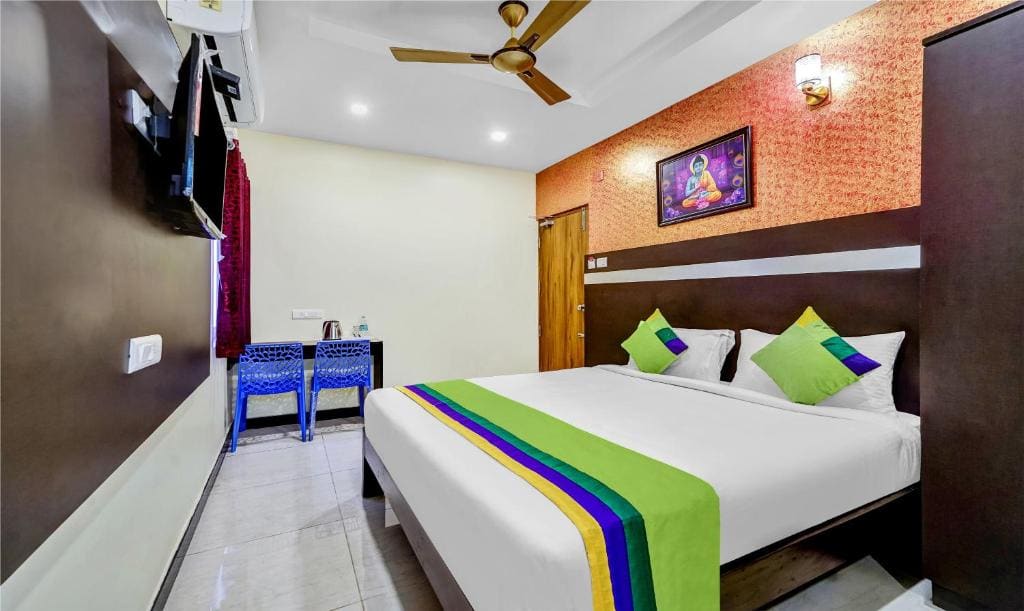 Deluxe Family Room room - Image 2