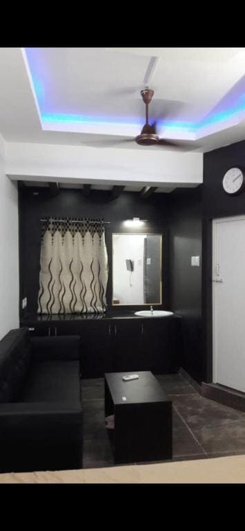Deluxe Family Room room - Image 2