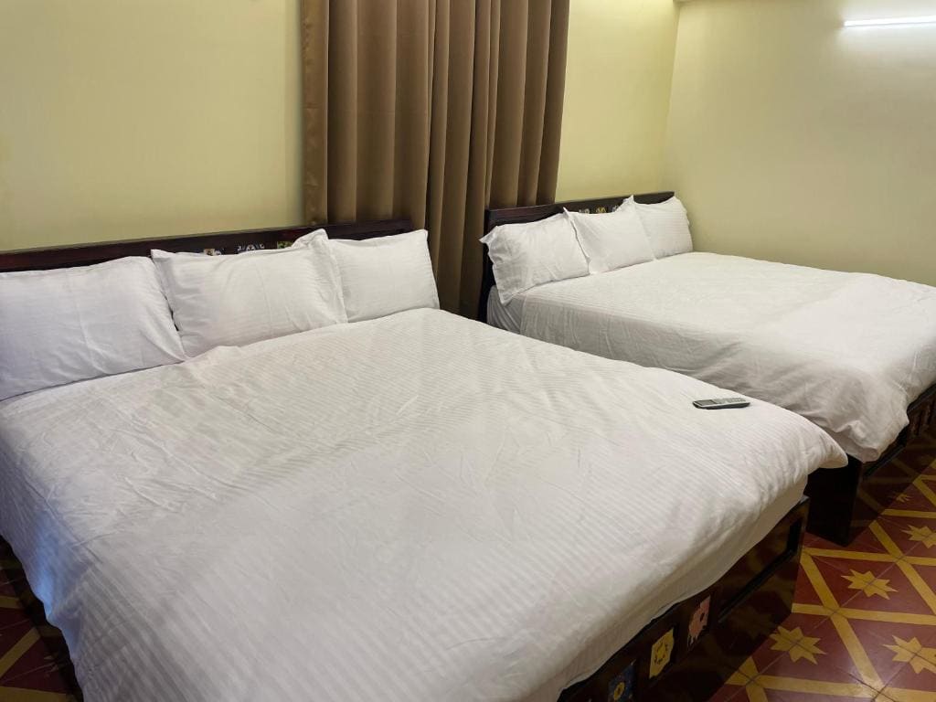 One-Bedroom Deluxe Apartment room - Image 2