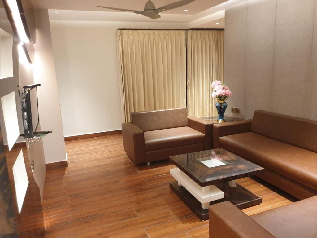 Standard Suite room - Image 2