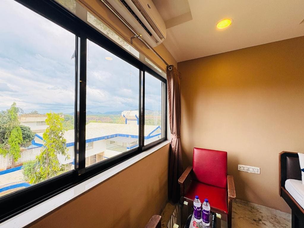 Double Room with Mountain View room - Image 2