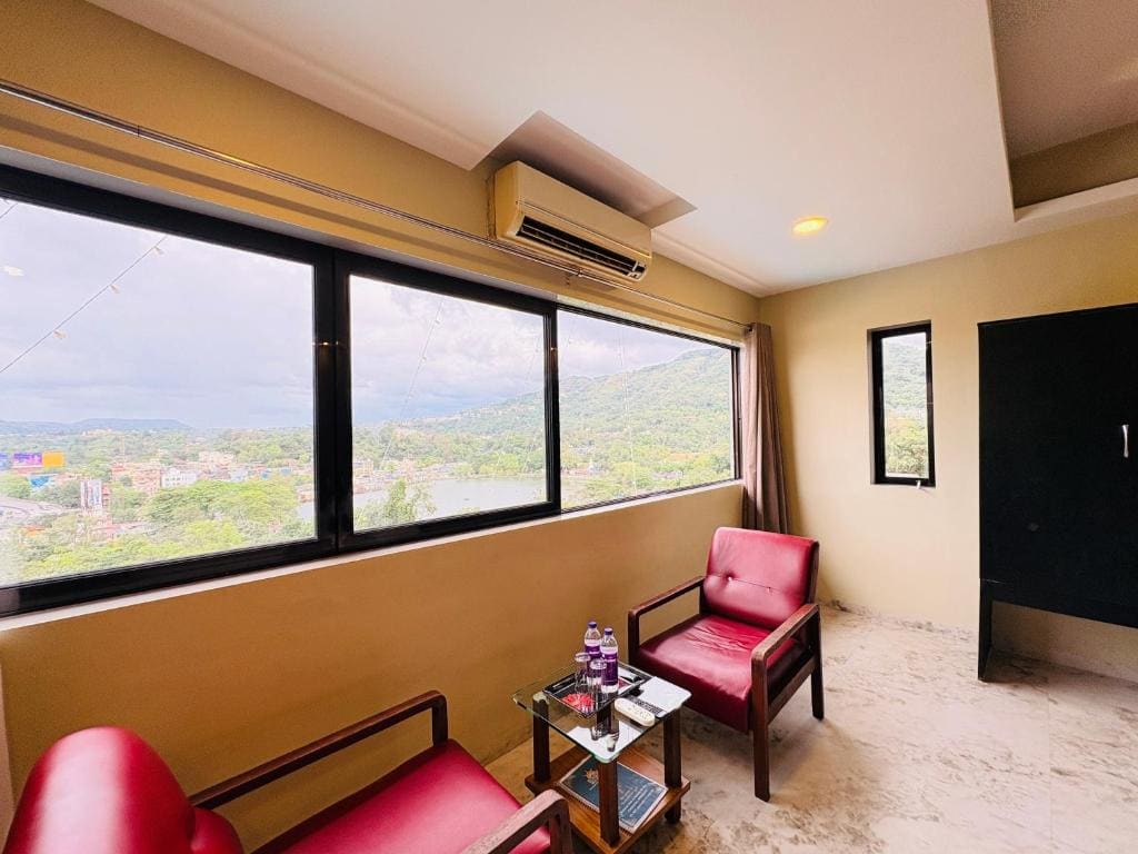 Double Room with Mountain View room - Image 3