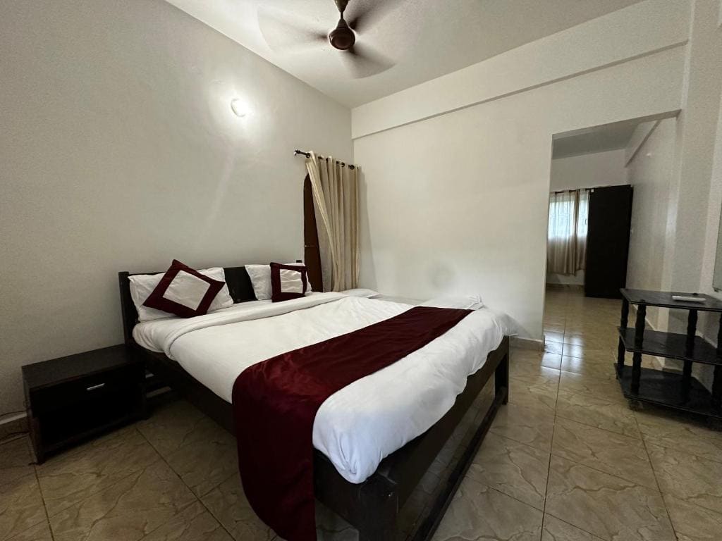 Studio with Pool View room - Image 2