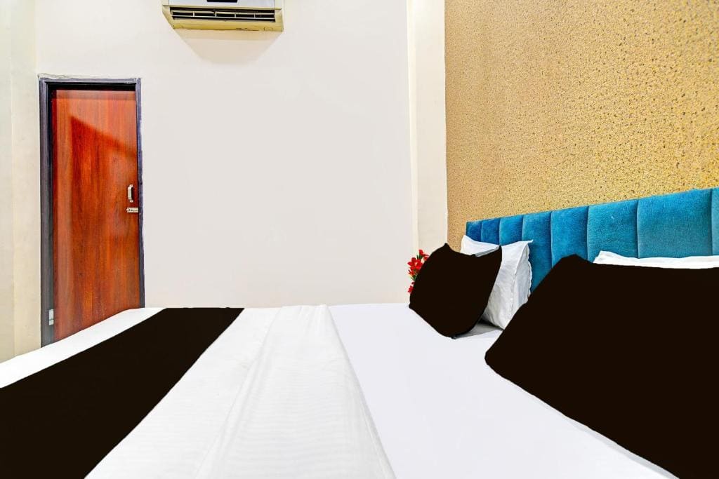 Classic Triple Room room - Image 2