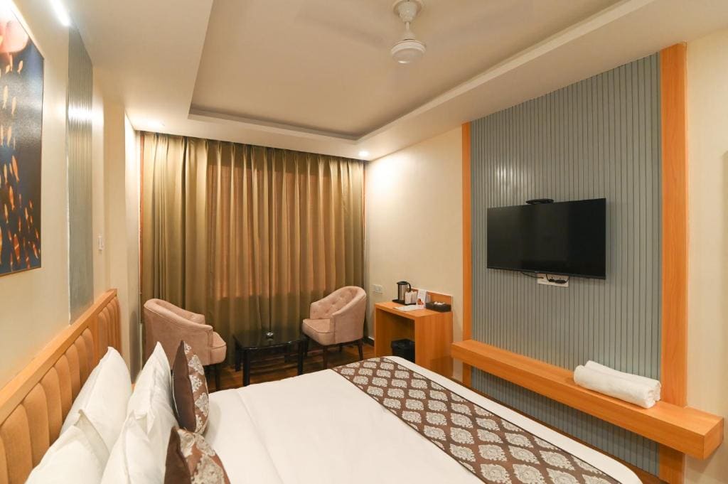 Suite with River View room - Image 3