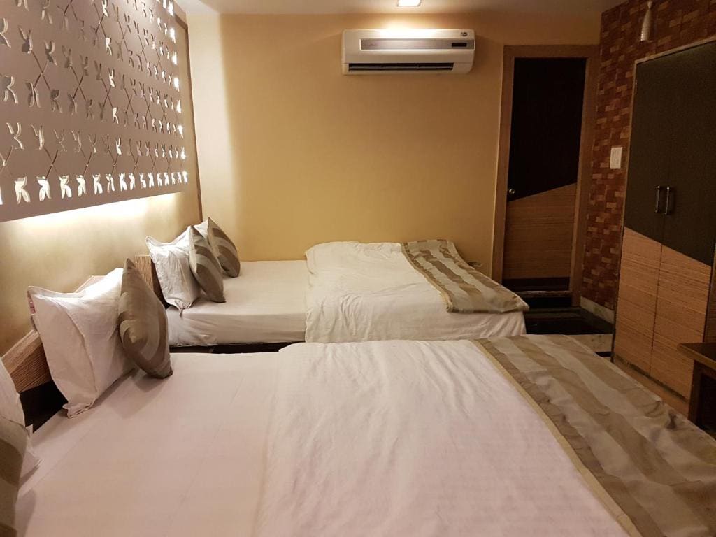 Family Room room - Image 2