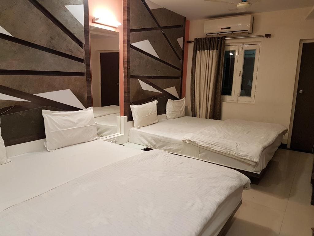 Family Room room - Image 1