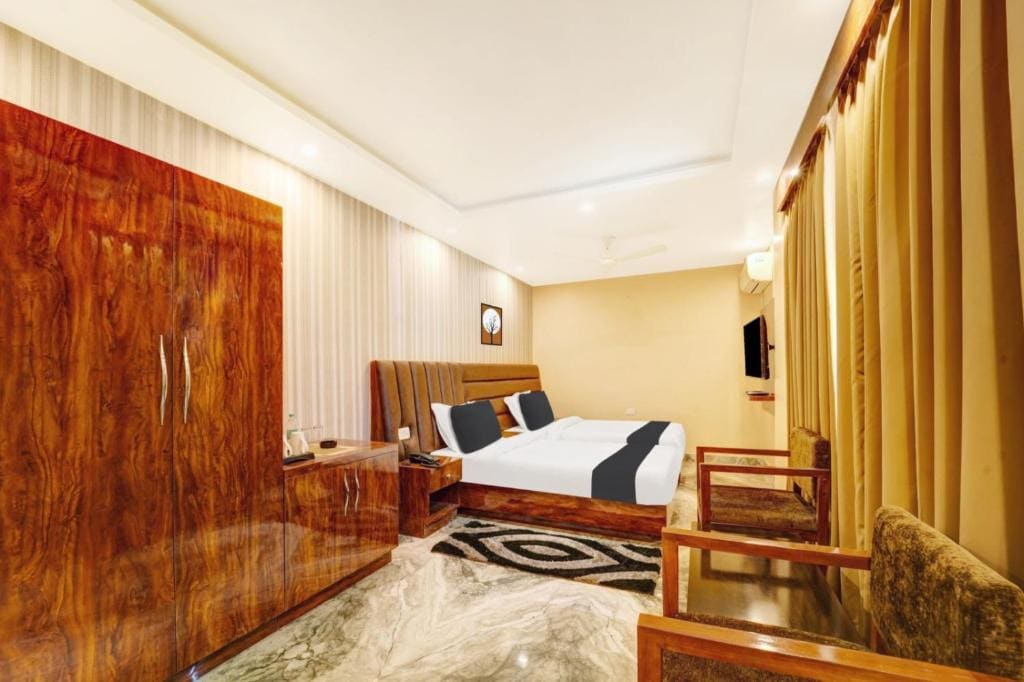 Deluxe King Room room - Image 3