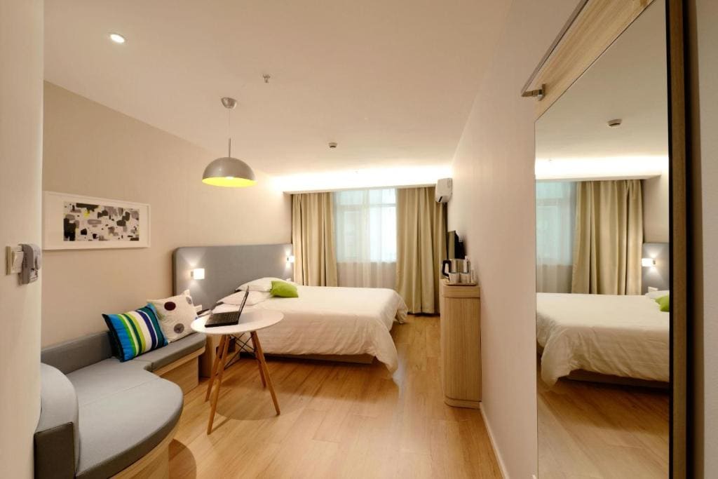 Deluxe King Room room - Image 1