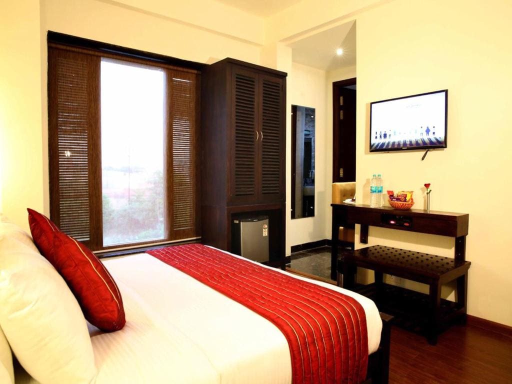 Classic Deluxe Room room - Image 2