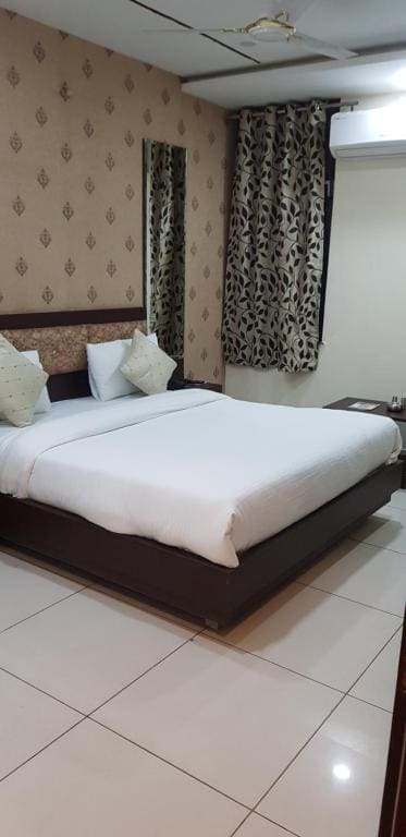 Deluxe Triple Room room - Image 3