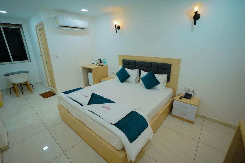 Deluxe Twin Room room - Image 3