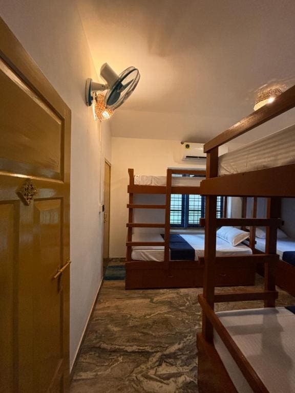Bed in 6-Bed Mixed Dormitory Room room - Image 2