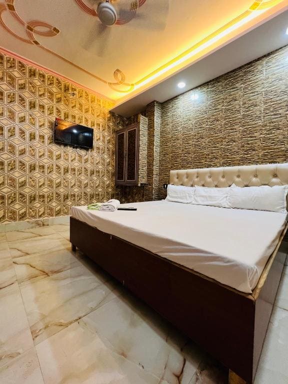 Double Room with Balcony room - Image 1