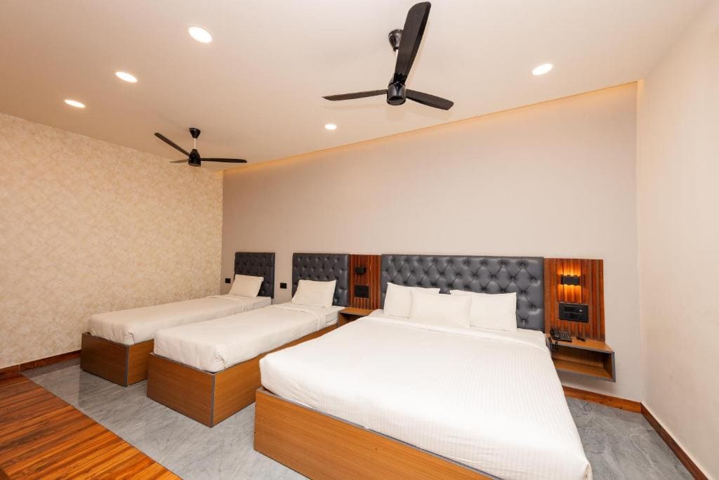 Standard Family Room room - Image 1