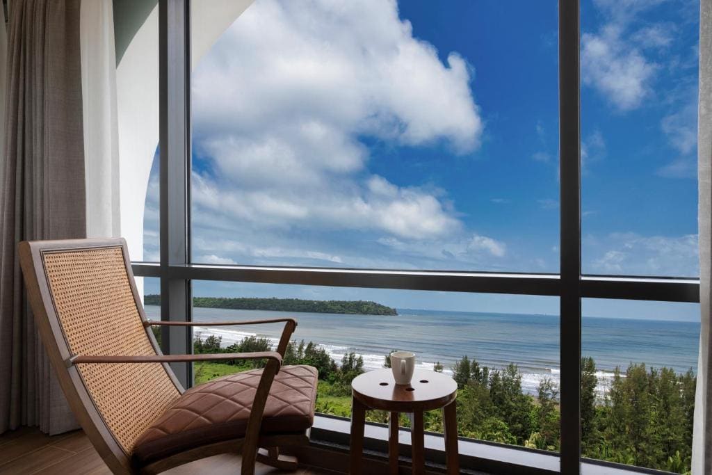 Deluxe Double Room with Sea View room - Image 3