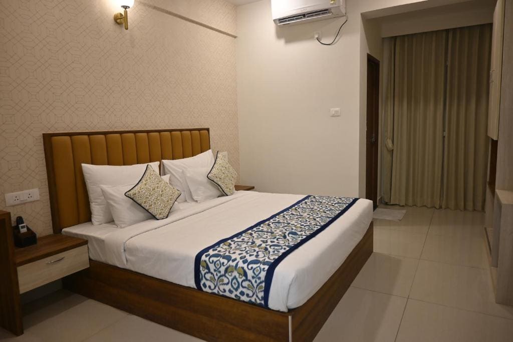 Deluxe Double Room room - Image 2