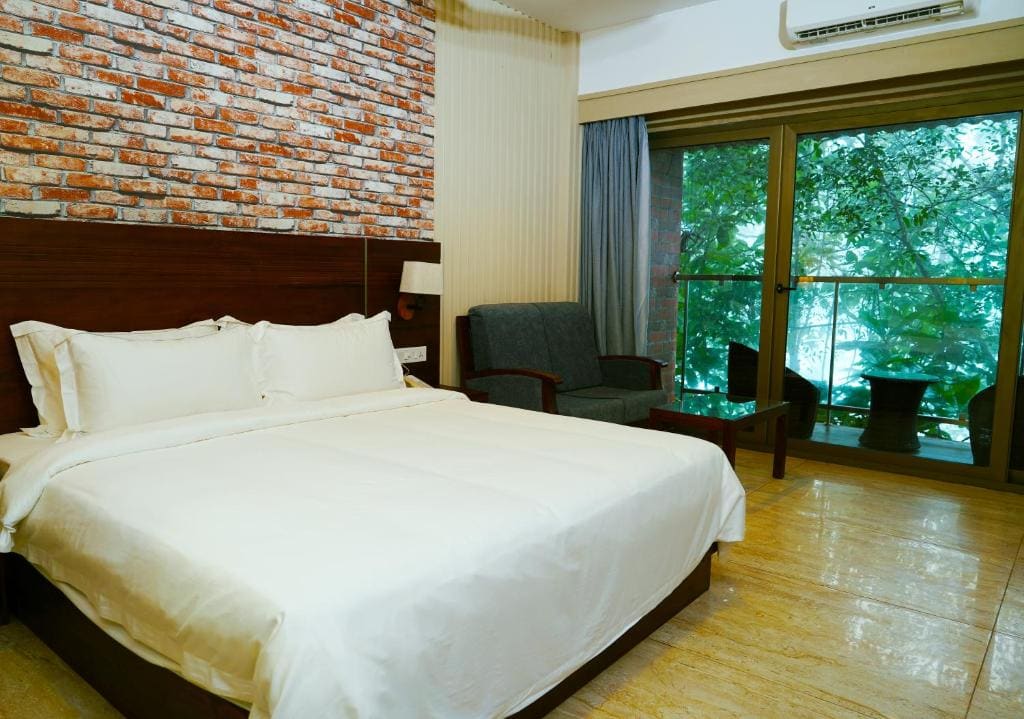 Grove View Melton with 10% discount on Spa room - Image 1