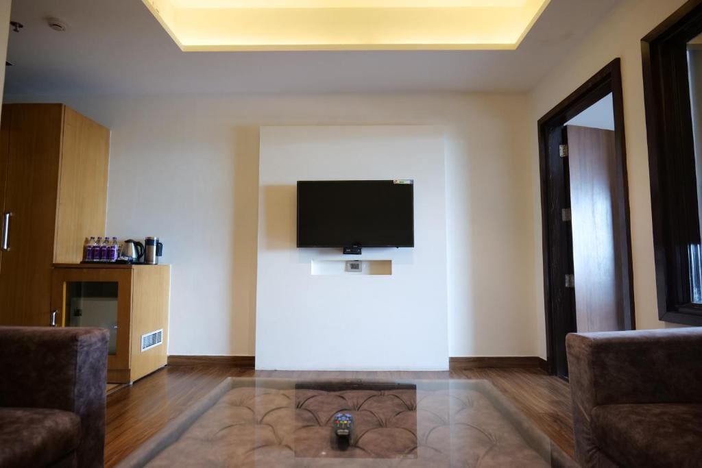 Suite with Balcony room - Image 3