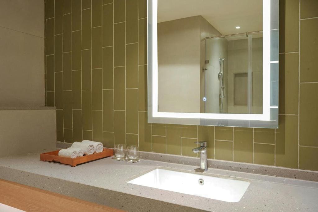 Fern Classic King Room with City View room - Image 2