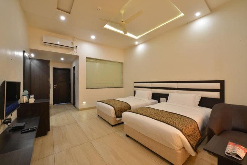 Superior King or Twin Room room - Image 3
