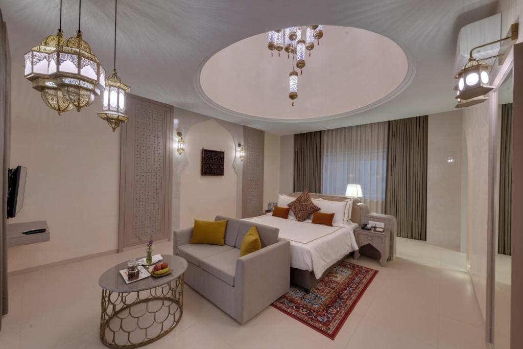 Fern Club Suite room - Image 2