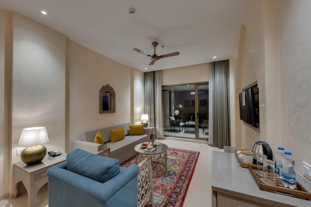 Fern Club Suite room - Image 3