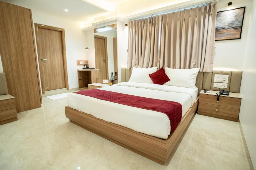 Deluxe Room room - Image 3