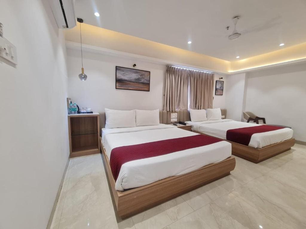Deluxe Room room - Image 2
