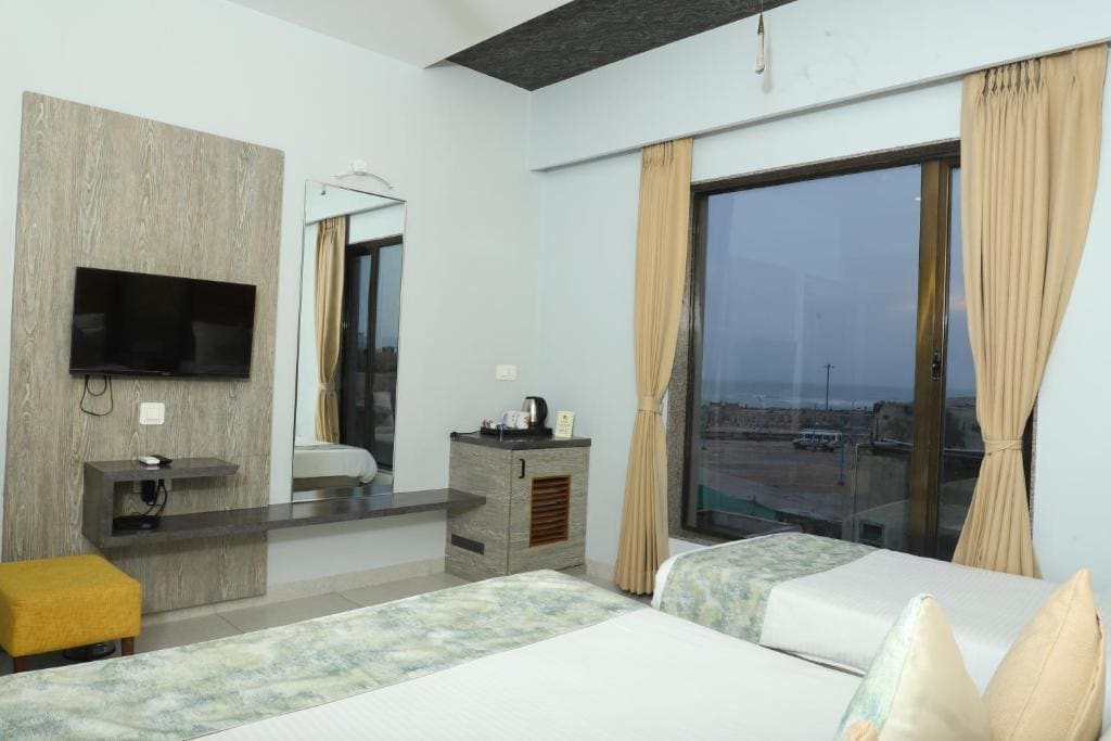 Deluxe Room room - Image 3