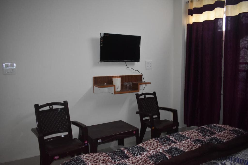 Double Room with Balcony room - Image 3