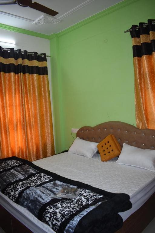 Double Room with Mountain View room - Image 1