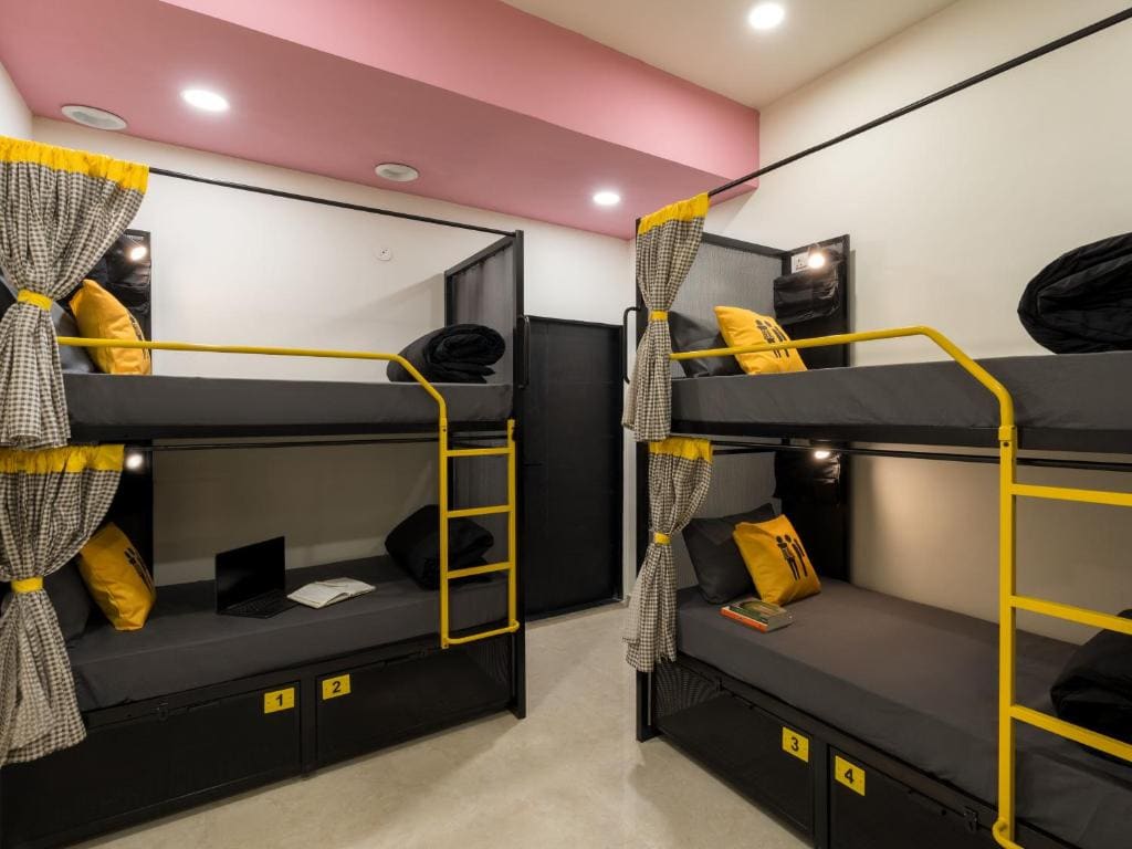 Bed in 6-Bed Mixed Dormitory Room room - Image 2