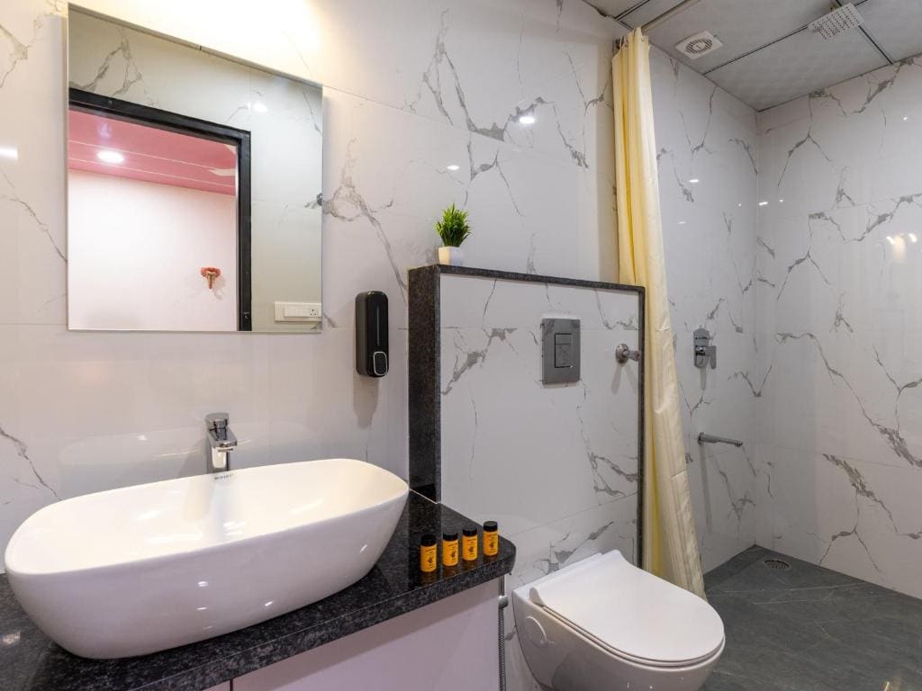 Deluxe Double Room with City View room - Image 1