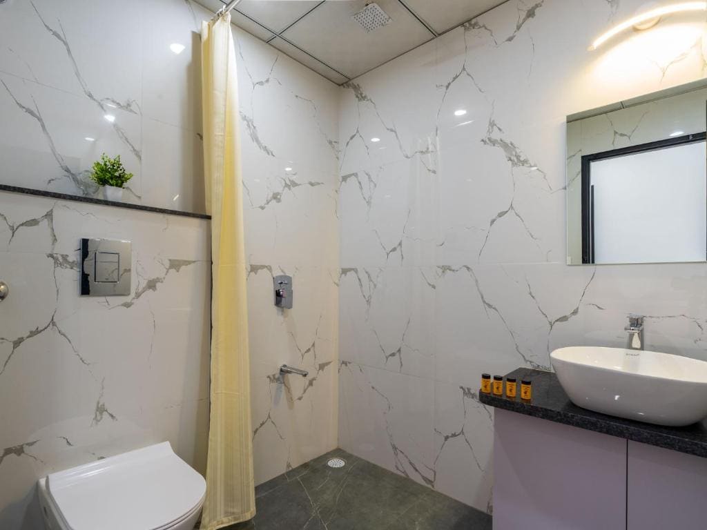Deluxe Triple Room with City View room - Image 1