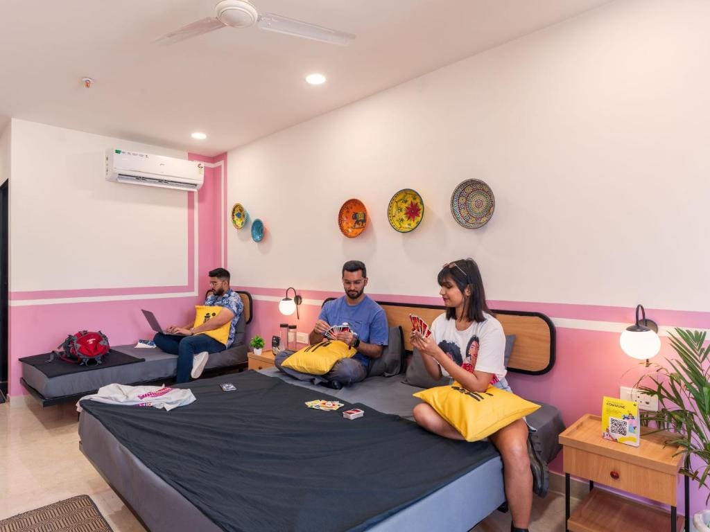 Deluxe Triple Room with City View room - Image 3
