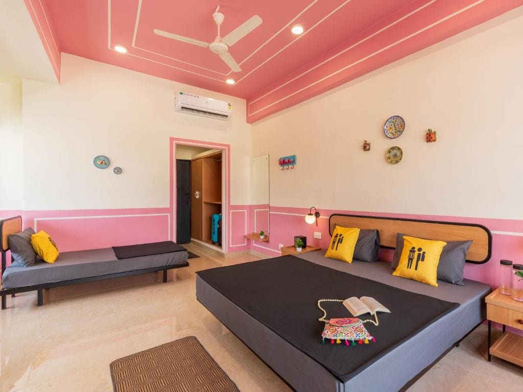 Deluxe Triple Room with City View room - Image 2
