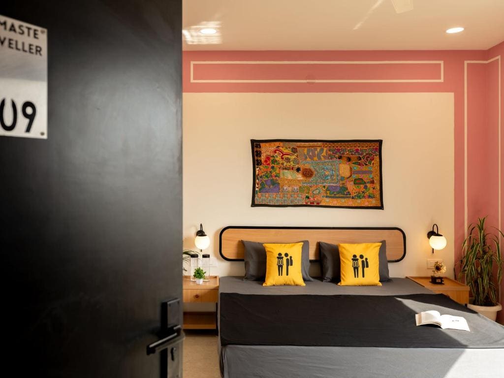 Superior Double Room with City View room - Image 2