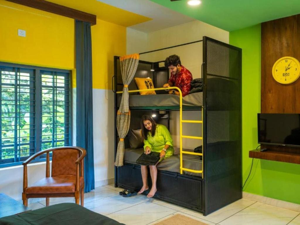Standard Quadruple Room room - Image 3