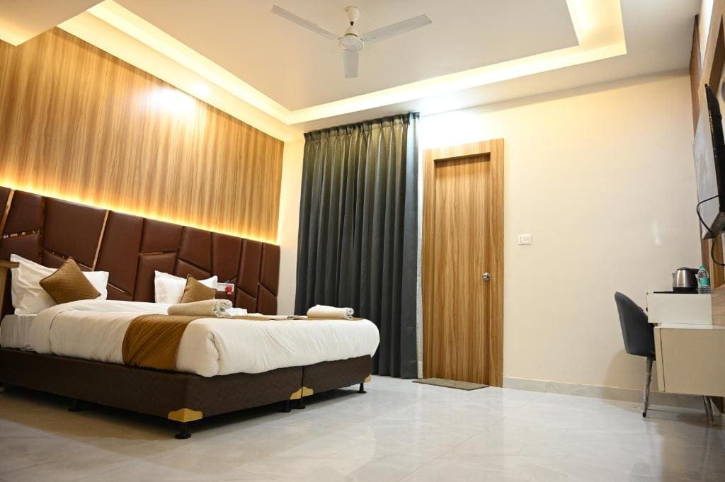 Superior King Room room - Image 1