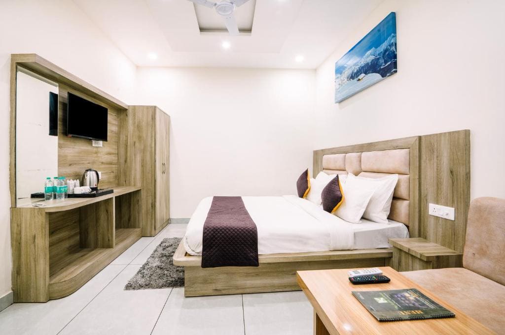 Deluxe Room room - Image 3