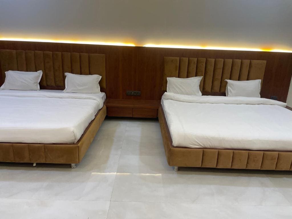 Family Room room - Image 2