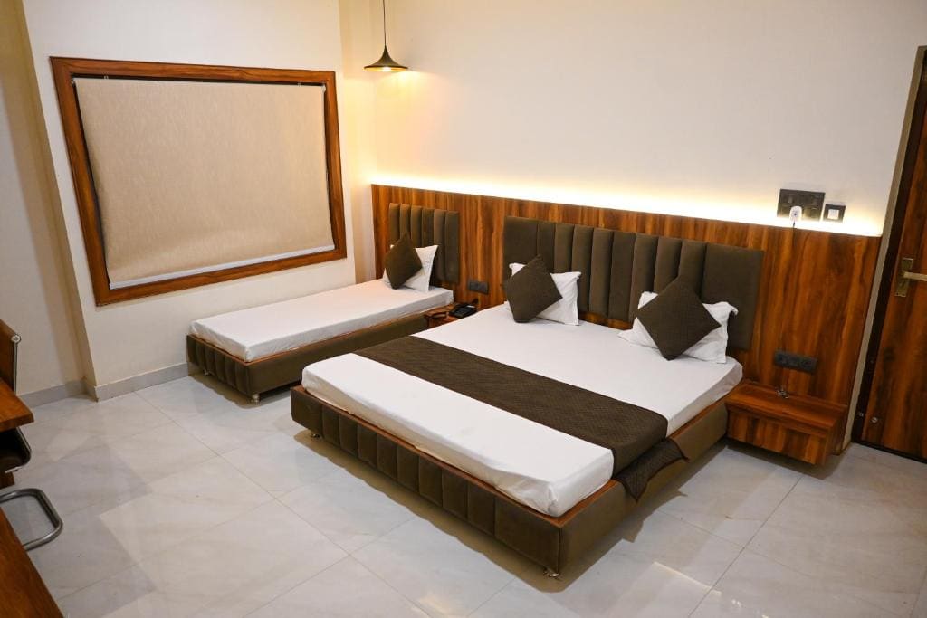 Double Room with Garden View room - Image 2