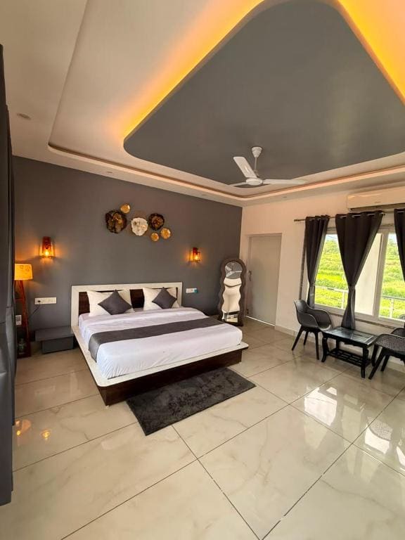Double Room with Mountain View room - Image 3