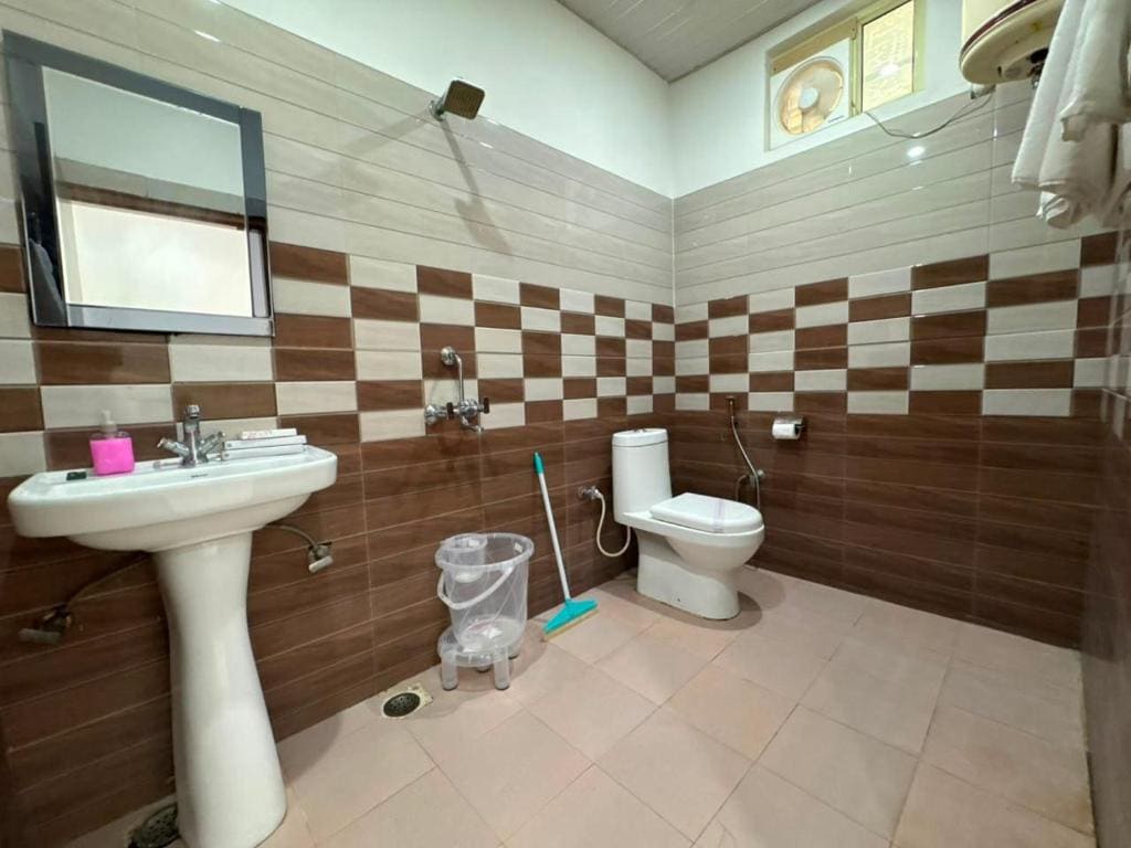 Family Room room - Image 3