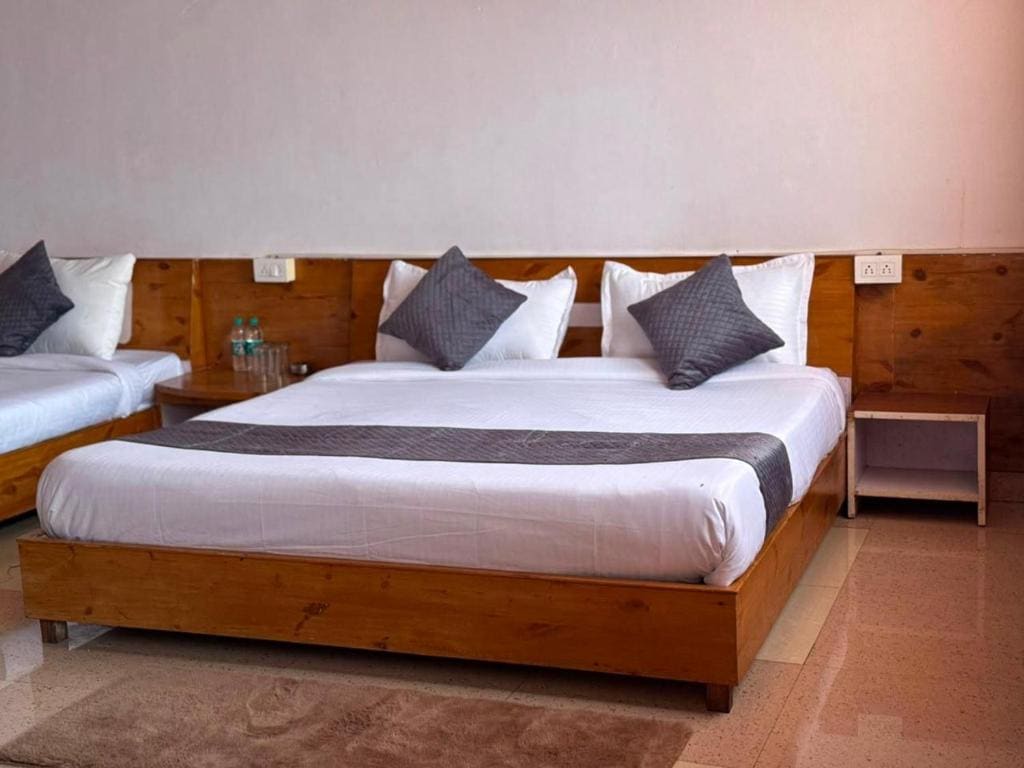 Family Room room - Image 2