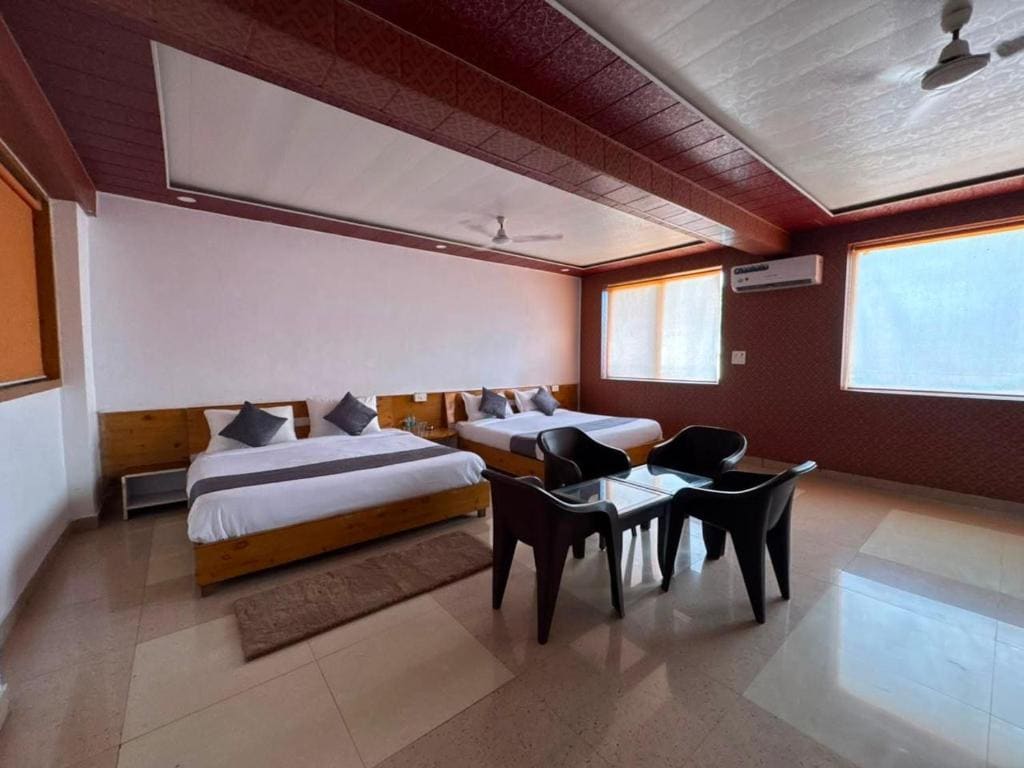 Family Room room - Image 1