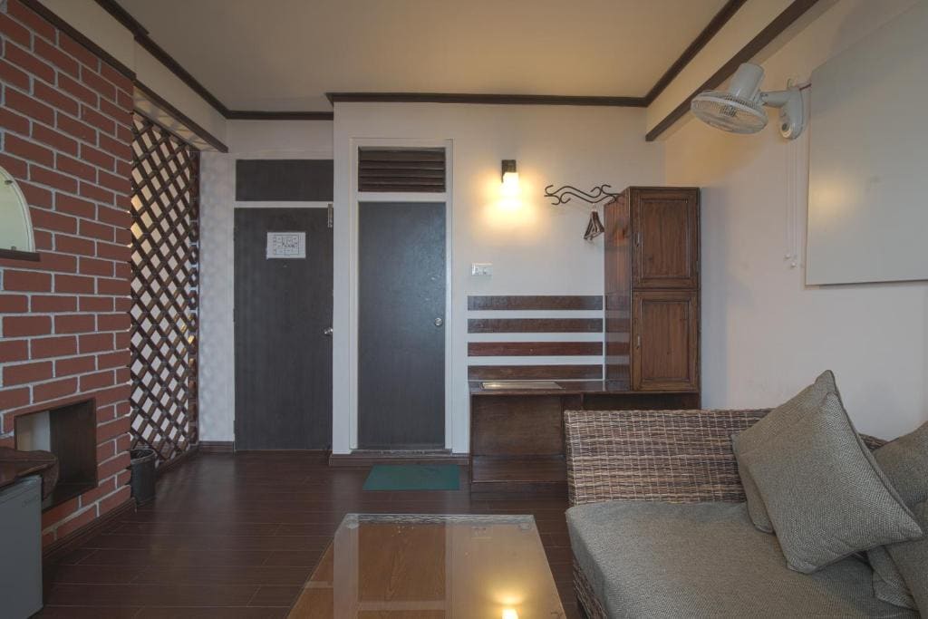 Deluxe Double or Twin Room room - Image 2